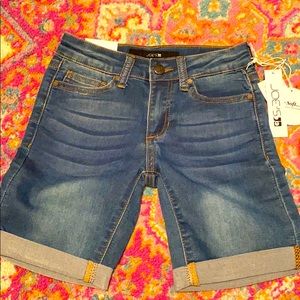 New with tags. Joes jean mid rise Bermuda